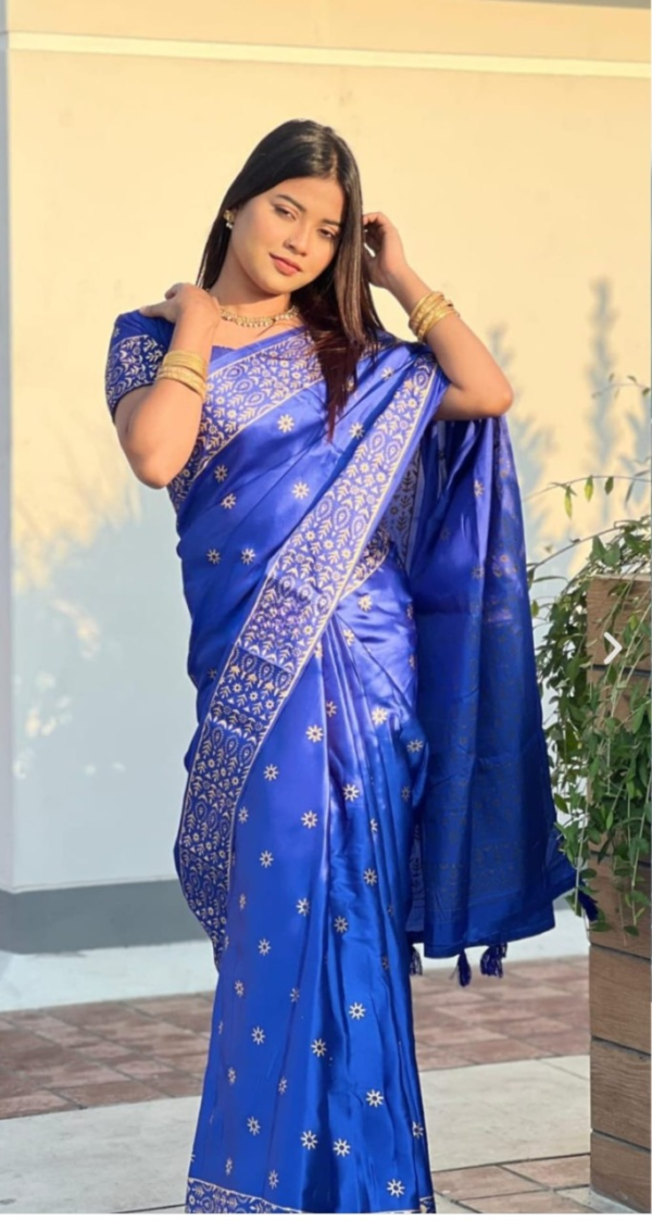 প্রিমিয়াম বধূয়া বেনারসি জাপানি সিল্ক শাড়ি ( নীল কালার )